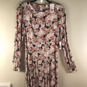 ‘70s Inspired Floral Long Sleeved Dress Size: XS